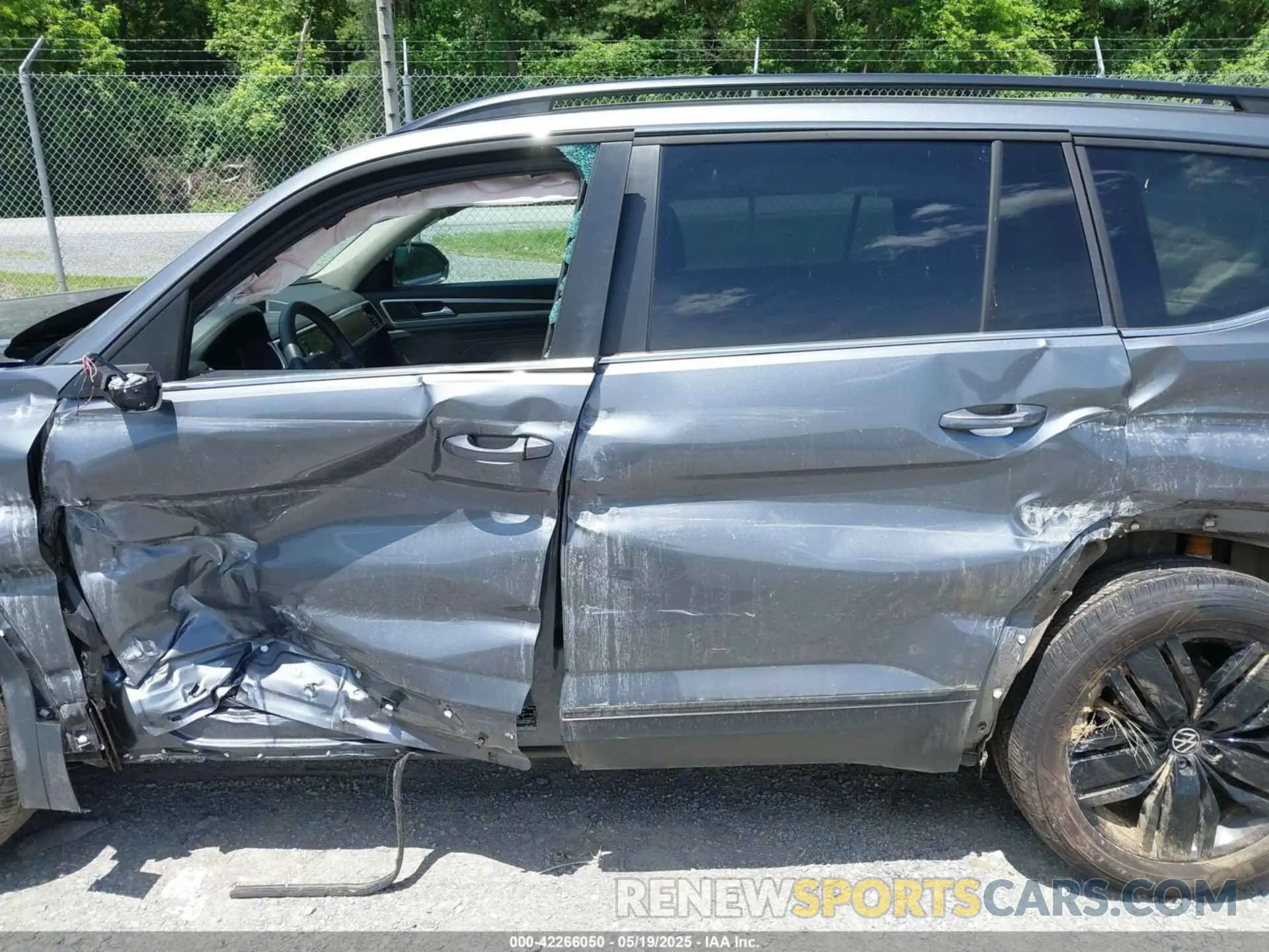 19 Фотография поврежденного автомобиля 1V2KR2CA1PC541564 VOLKSWAGEN ATLAS 2023