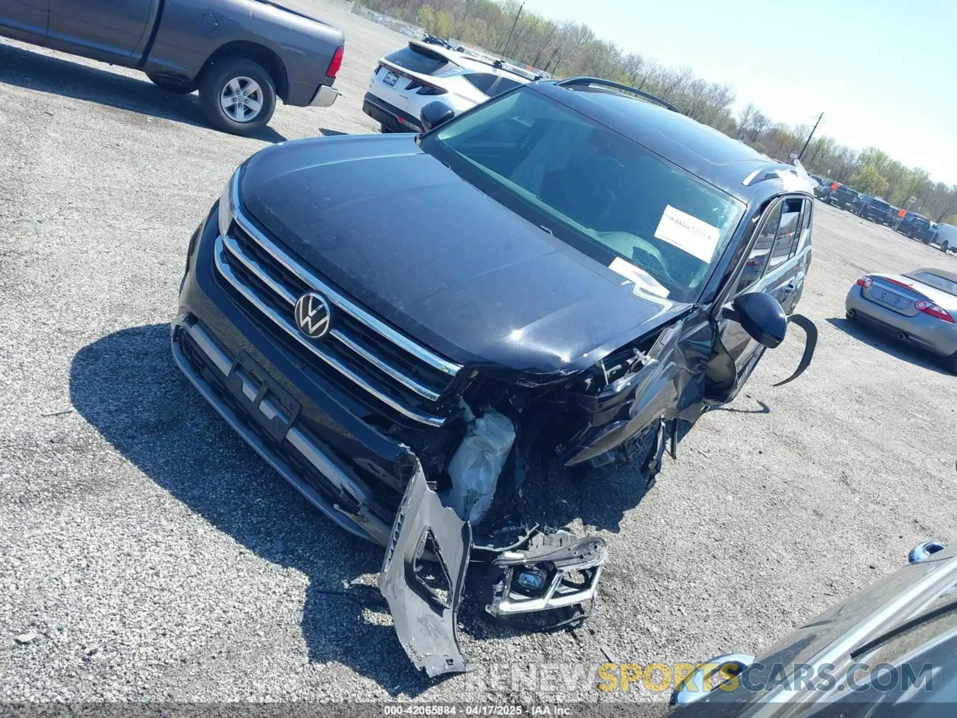 2 Photograph of a damaged car 1V2KR2CA3PC522546 VOLKSWAGEN ATLAS 2023