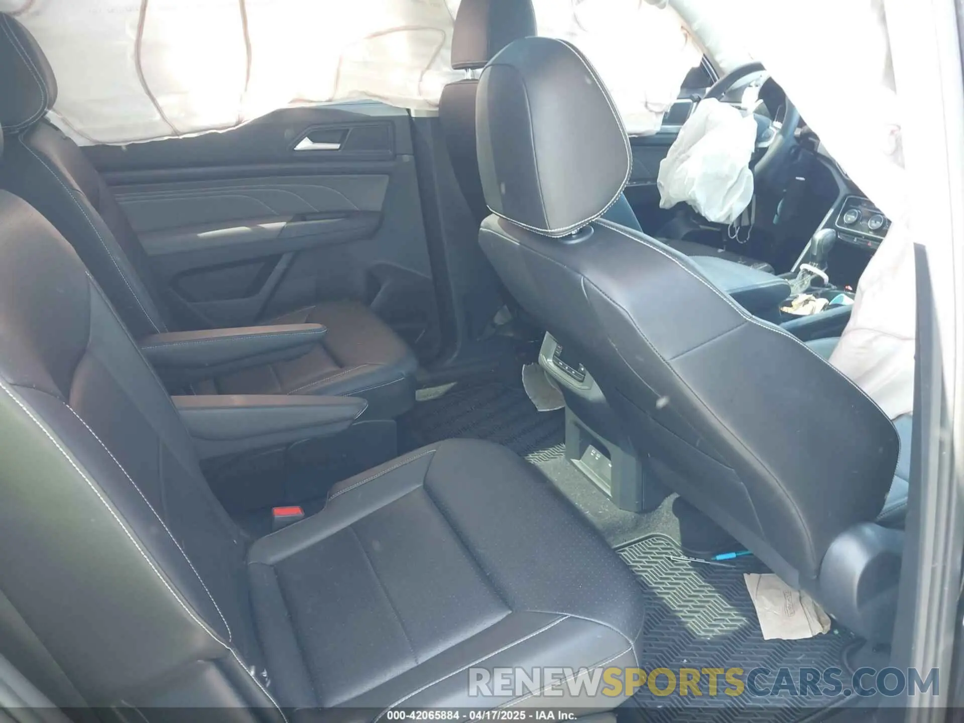 8 Photograph of a damaged car 1V2KR2CA3PC522546 VOLKSWAGEN ATLAS 2023