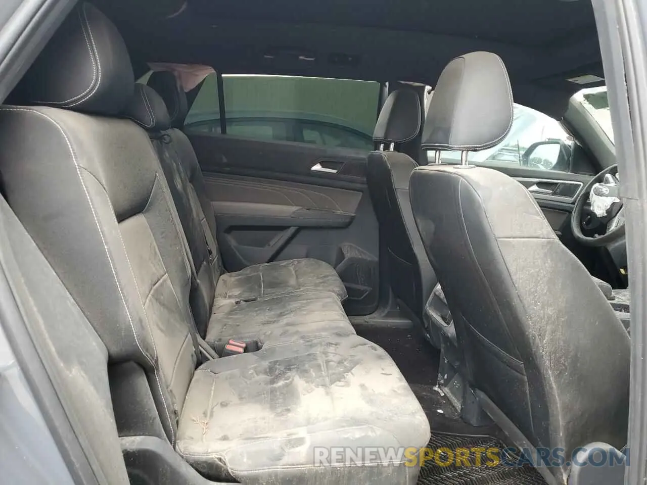 11 Photograph of a damaged car 1V2SC2CA3PC213600 VOLKSWAGEN ATLAS 2023