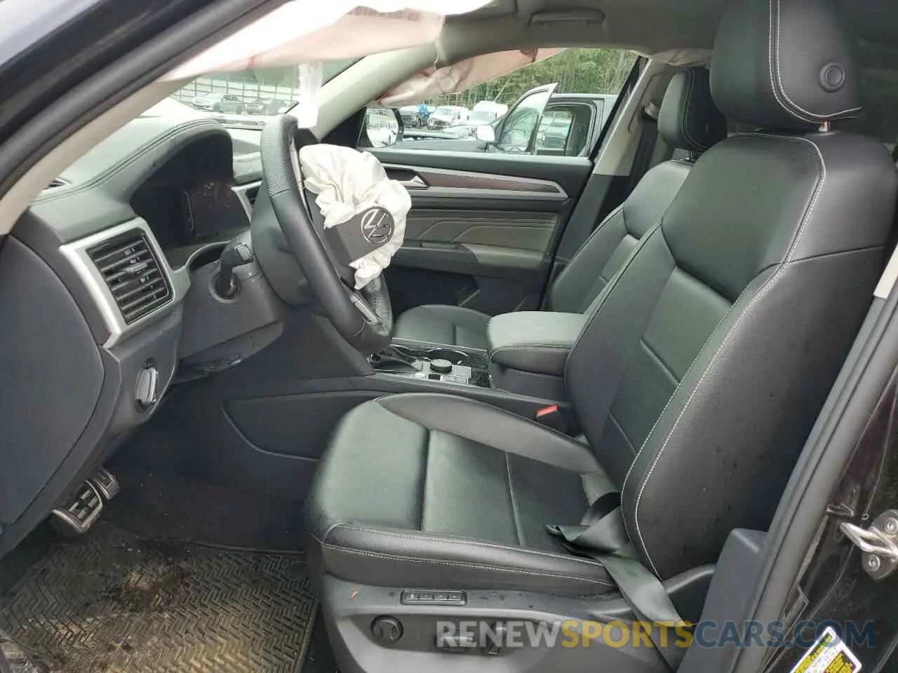 7 Photograph of a damaged car 1V2SR2CA1PC552029 VOLKSWAGEN ATLAS 2023