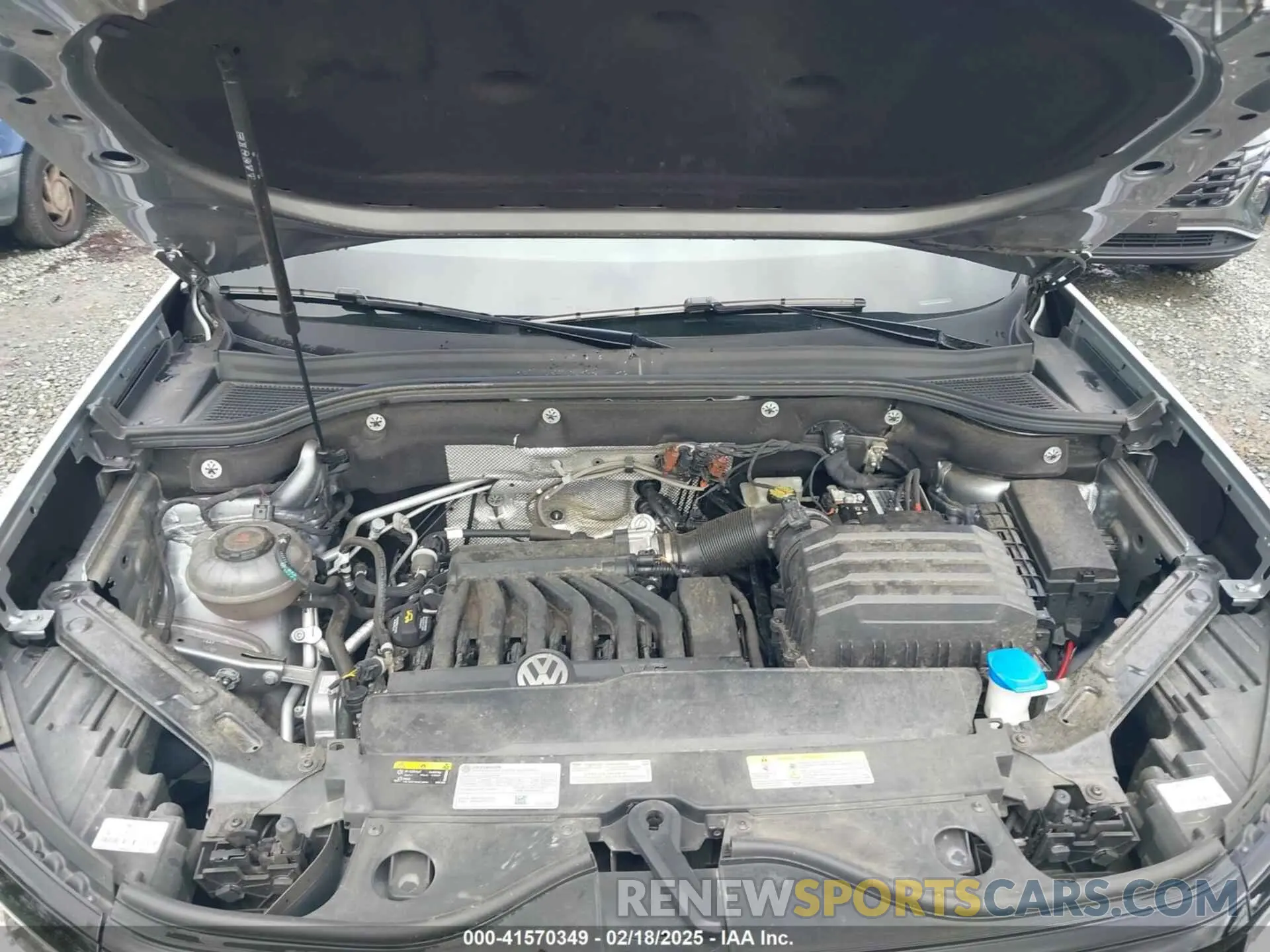 10 Photograph of a damaged car 1V2SR2CA2PC529519 VOLKSWAGEN ATLAS 2023