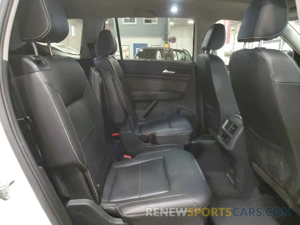 11 Photograph of a damaged car 1V2SR2CA6PC508575 VOLKSWAGEN ATLAS 2023