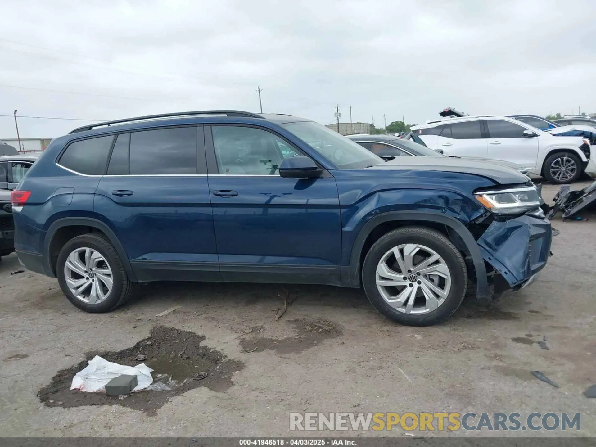 13 Photograph of a damaged car 1V2WR2CA3PC534357 VOLKSWAGEN ATLAS 2023