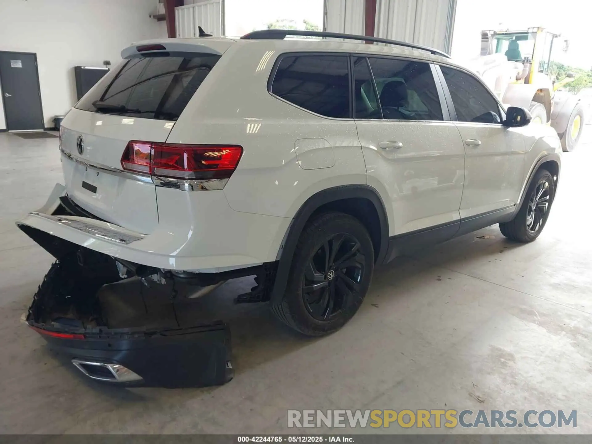 4 Фотография поврежденного автомобиля 1V2WR2CA4PC555542 VOLKSWAGEN ATLAS 2023