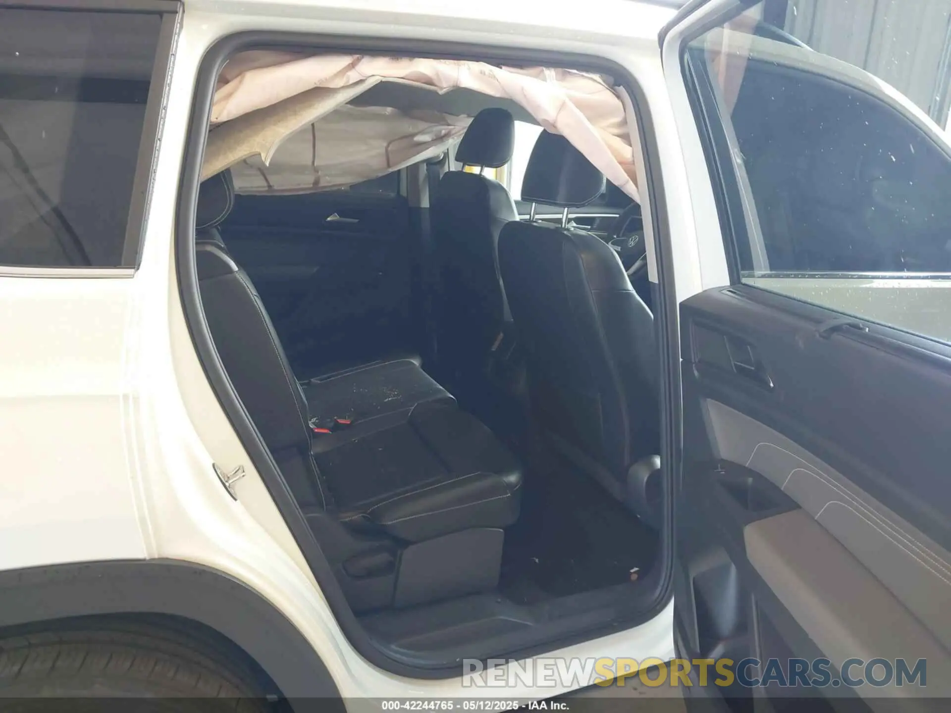 8 Фотография поврежденного автомобиля 1V2WR2CA4PC555542 VOLKSWAGEN ATLAS 2023