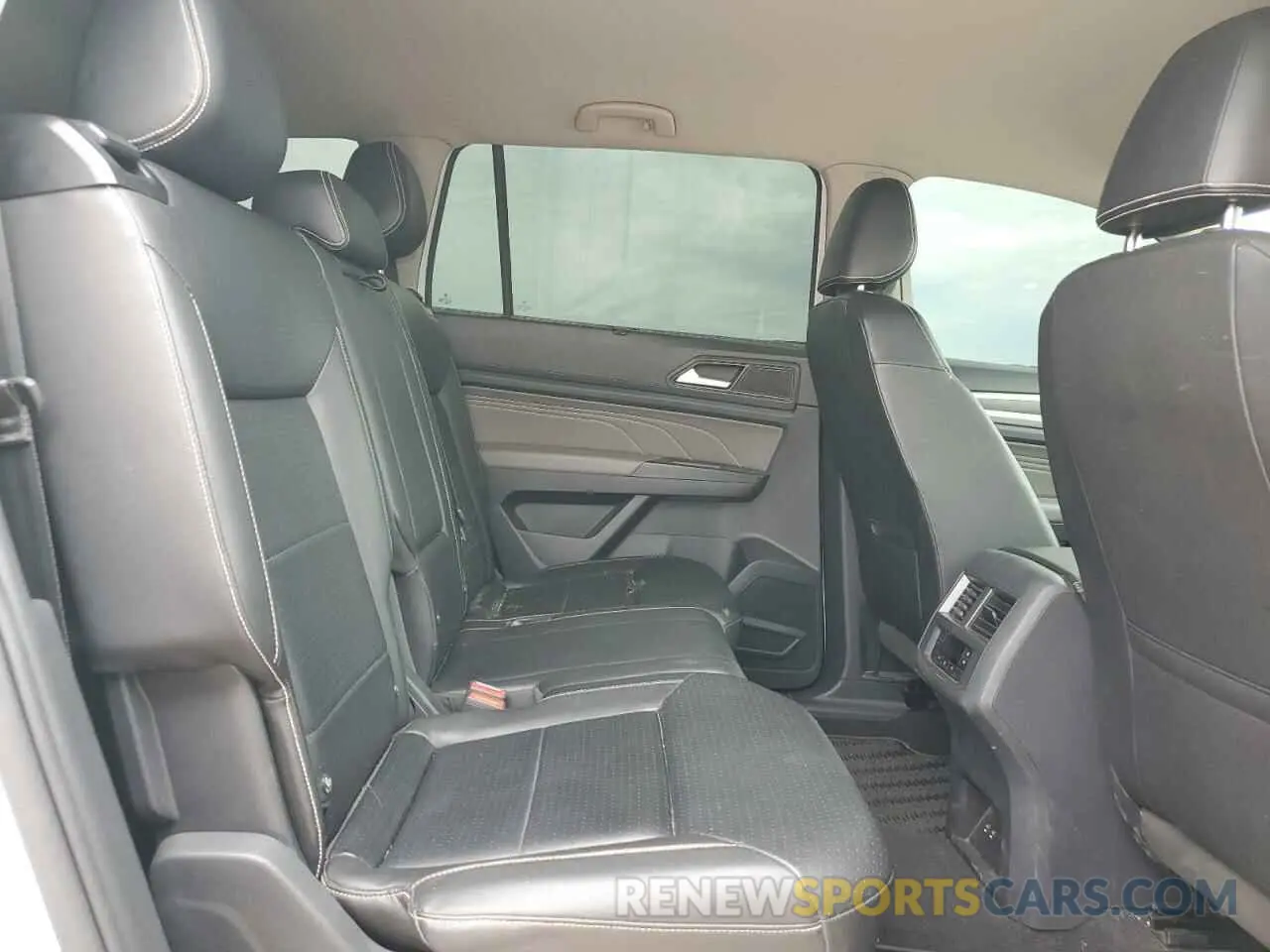 11 Photograph of a damaged car 1V2WR2CA5PC556506 VOLKSWAGEN ATLAS 2023
