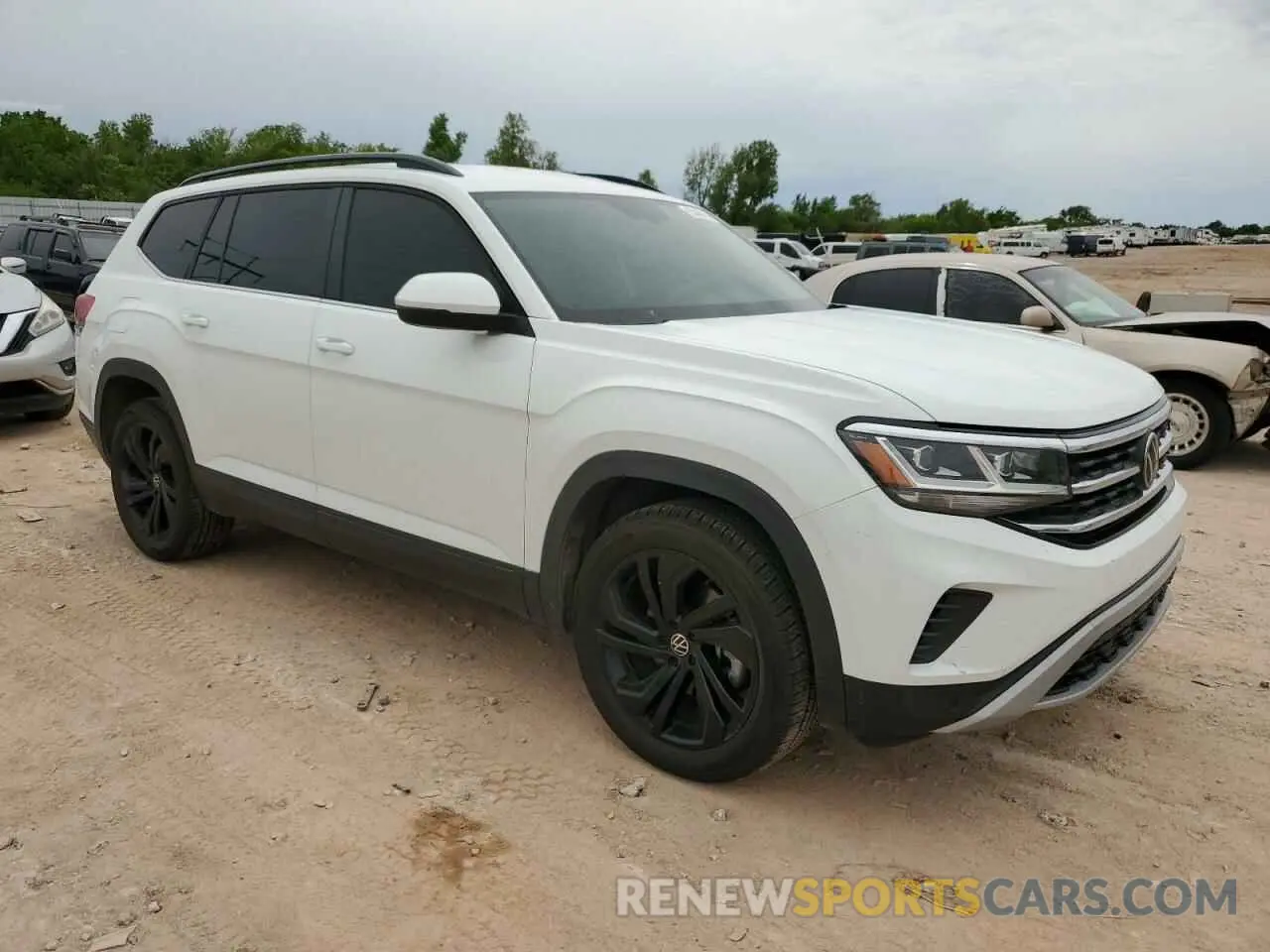 4 Photograph of a damaged car 1V2WR2CA5PC556506 VOLKSWAGEN ATLAS 2023