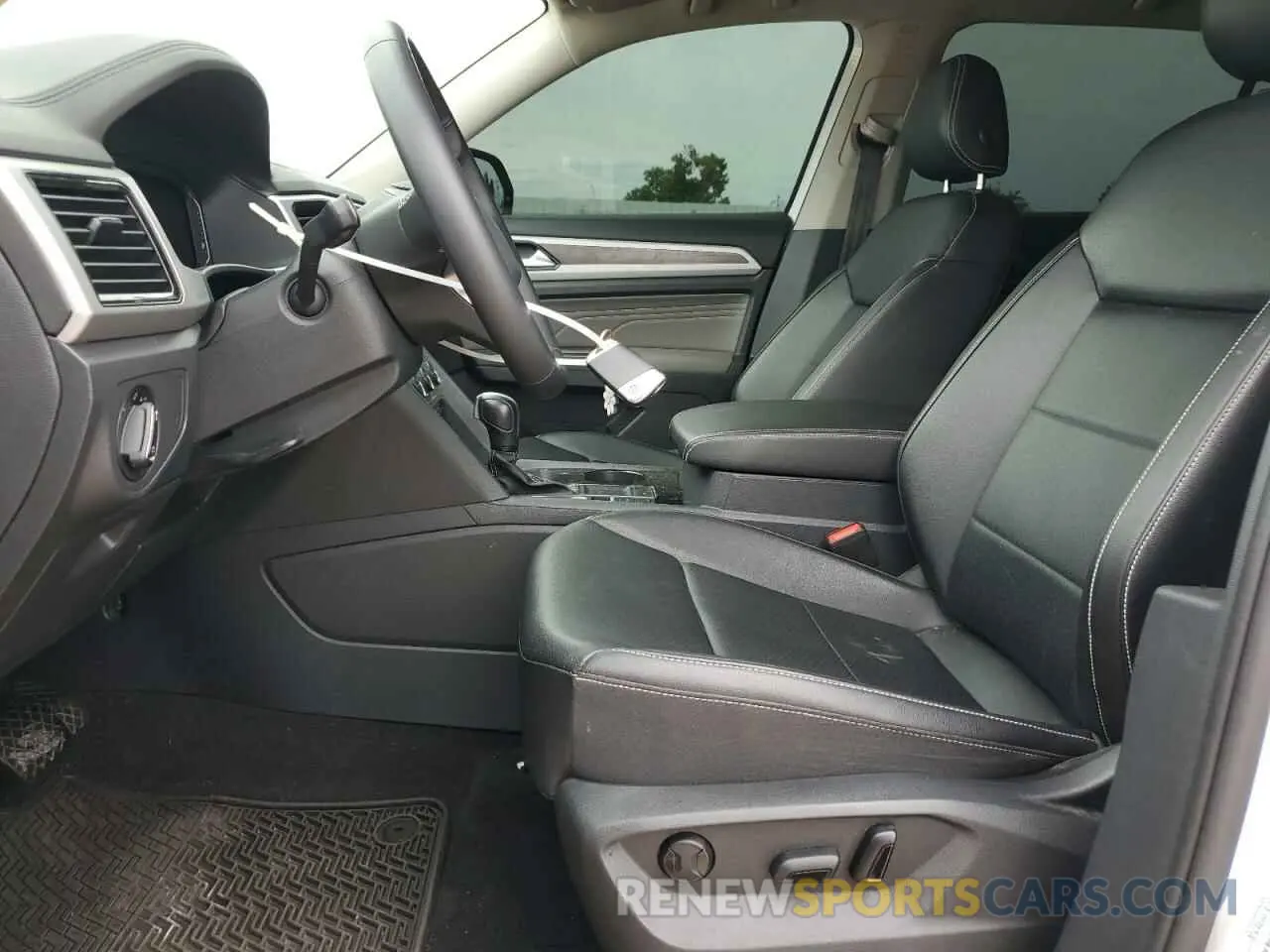 7 Photograph of a damaged car 1V2WR2CA5PC556506 VOLKSWAGEN ATLAS 2023