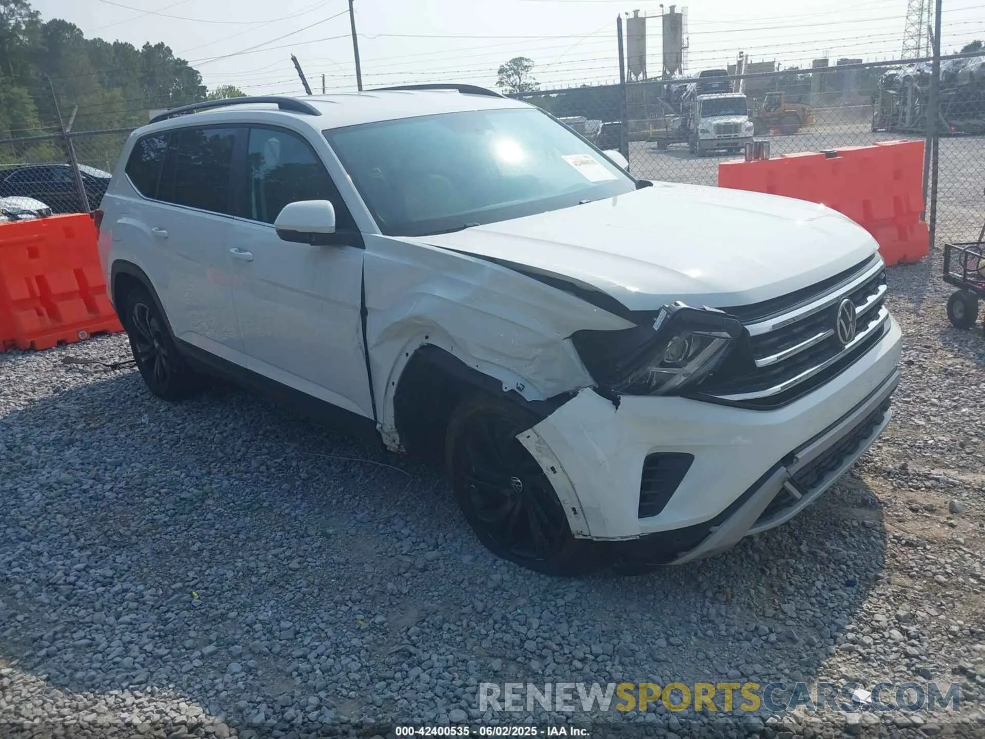 1 Photograph of a damaged car 1V2WR2CA6PC547040 VOLKSWAGEN ATLAS 2023