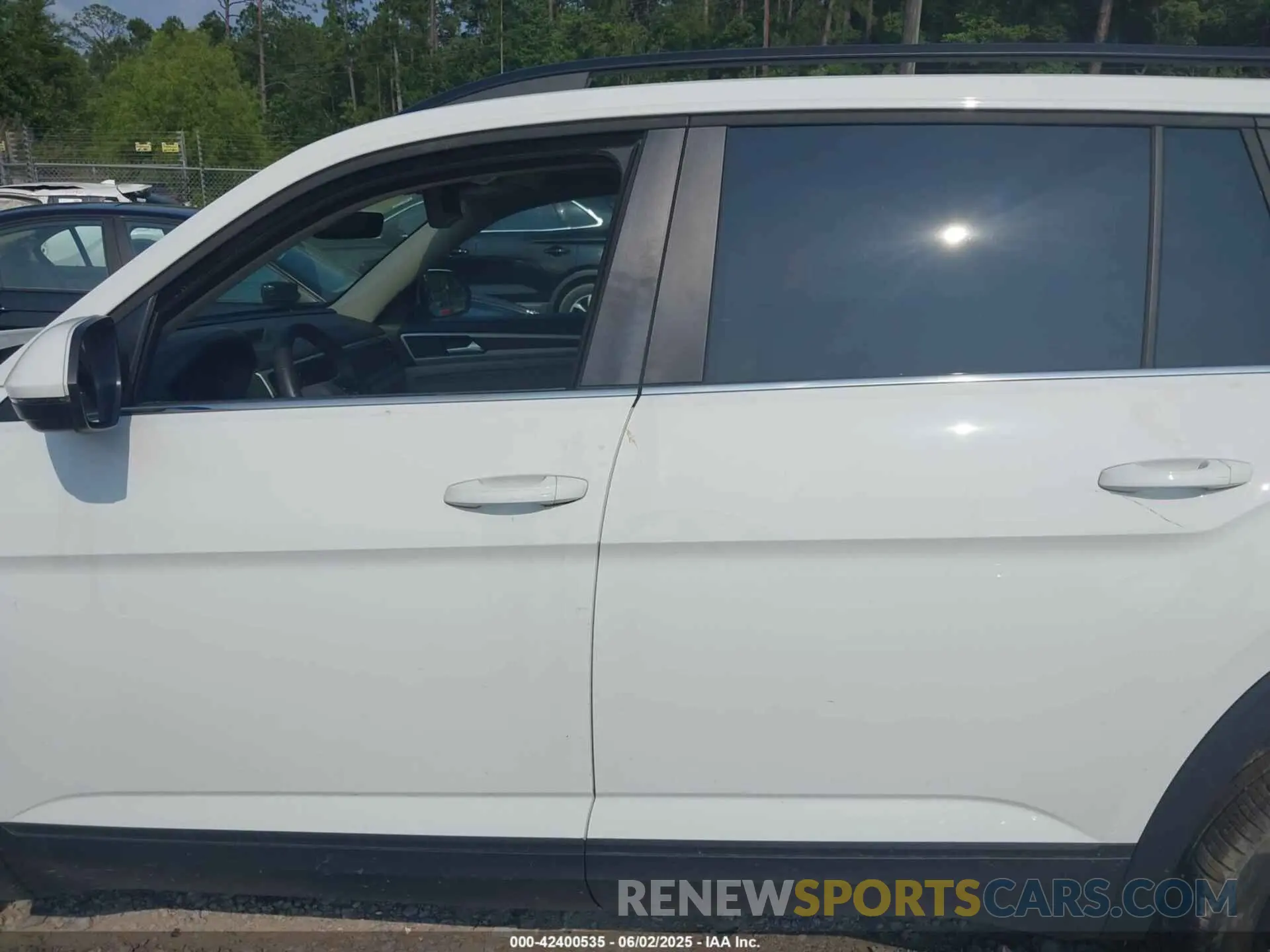 14 Photograph of a damaged car 1V2WR2CA6PC547040 VOLKSWAGEN ATLAS 2023