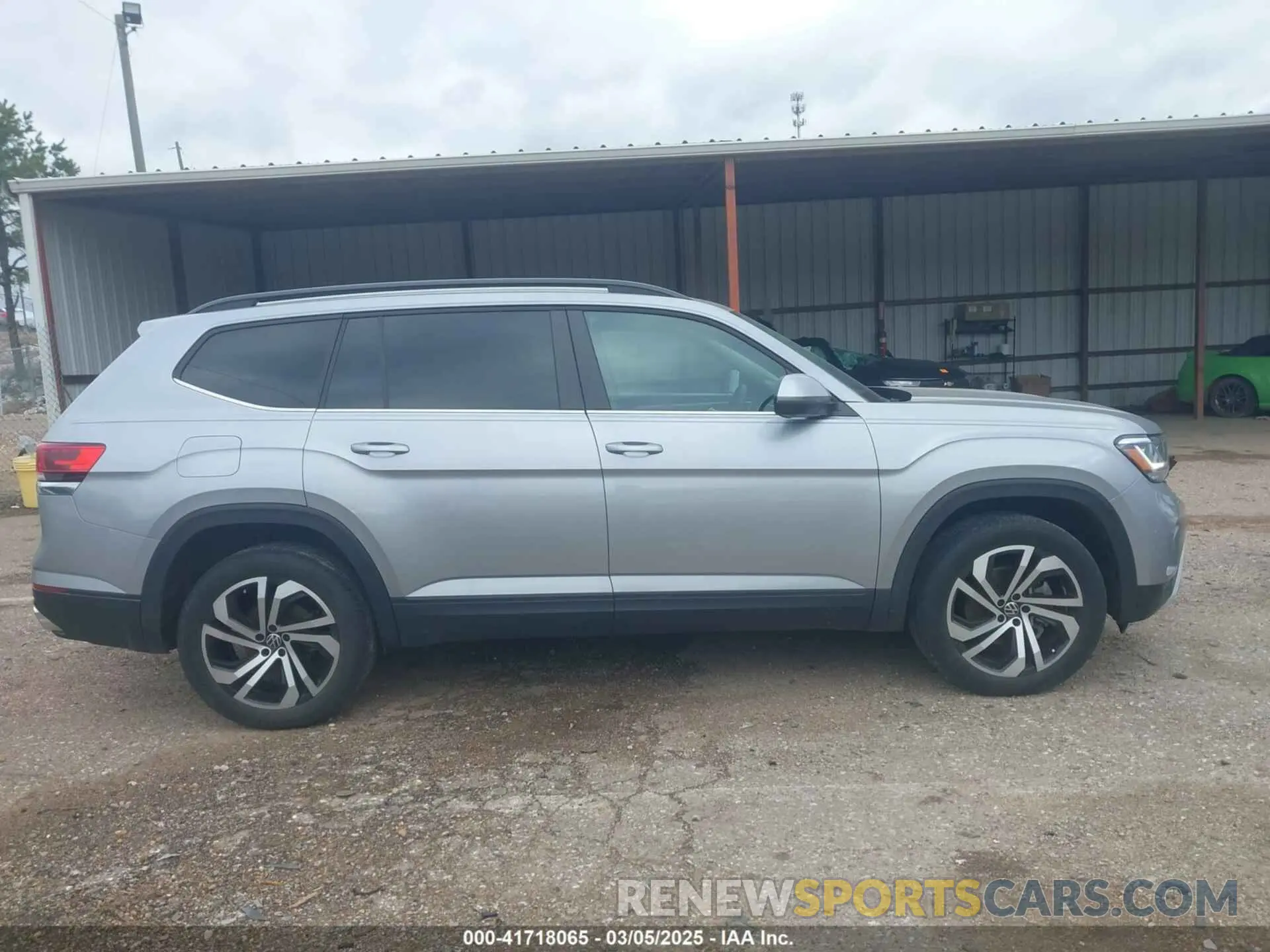 14 Photograph of a damaged car 1V2WR2CAXPC505406 VOLKSWAGEN ATLAS 2023