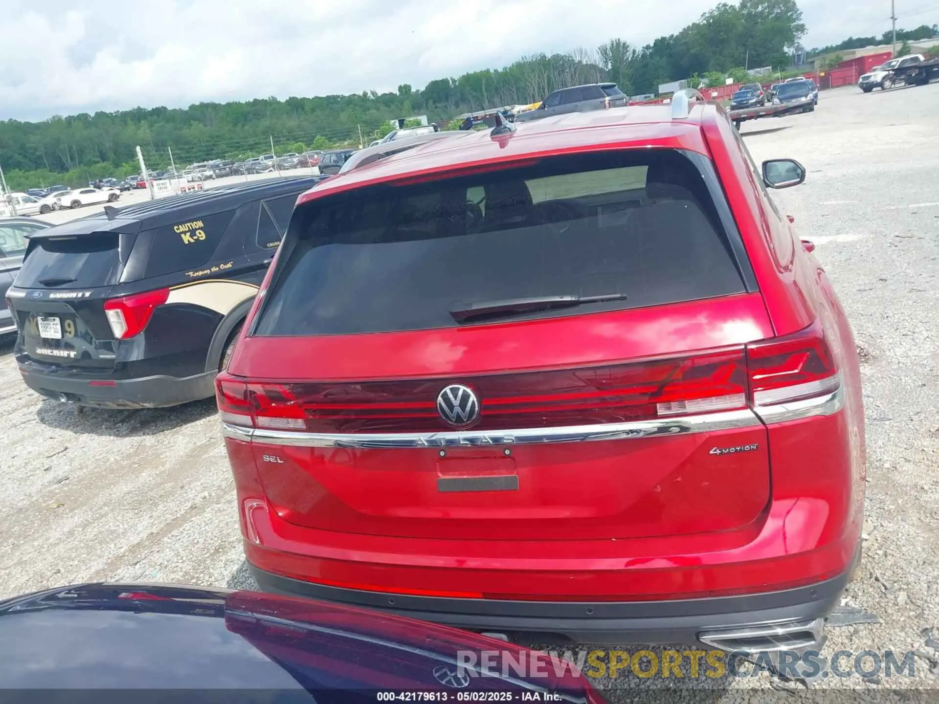 16 Photograph of a damaged car 1V2BR2CA5RC552649 VOLKSWAGEN ATLAS 2024