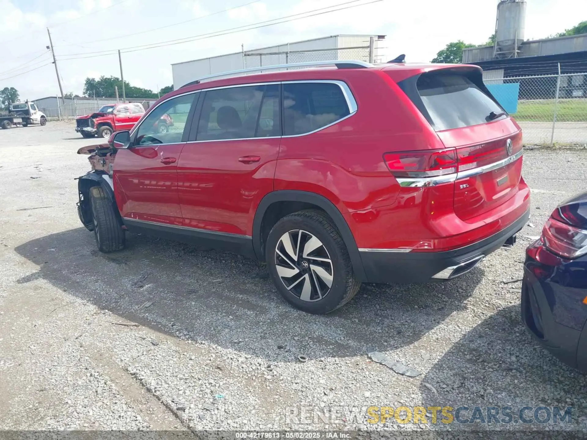 3 Photograph of a damaged car 1V2BR2CA5RC552649 VOLKSWAGEN ATLAS 2024