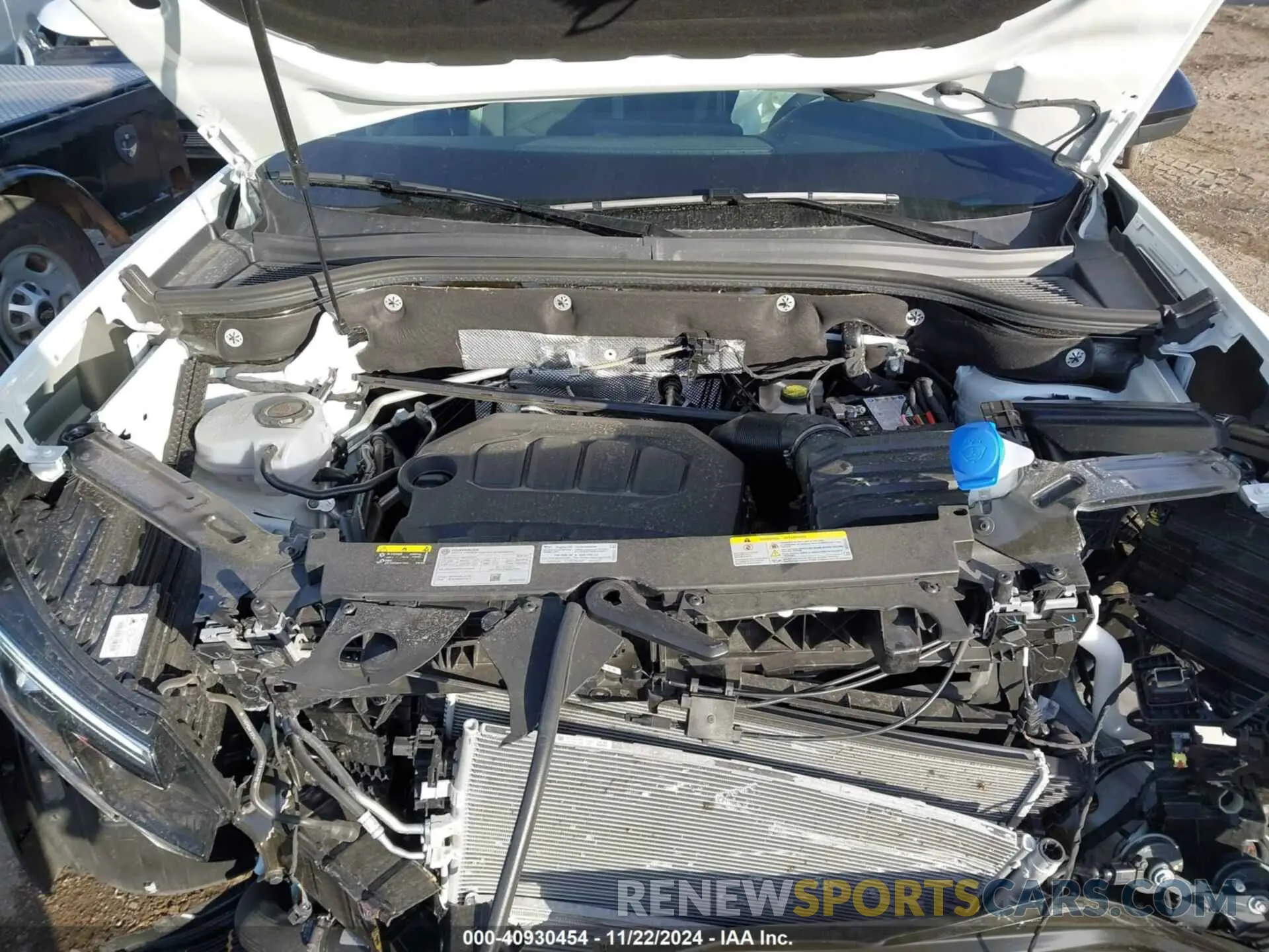 10 Photograph of a damaged car 1V2CR2CA0RC601261 VOLKSWAGEN ATLAS 2024