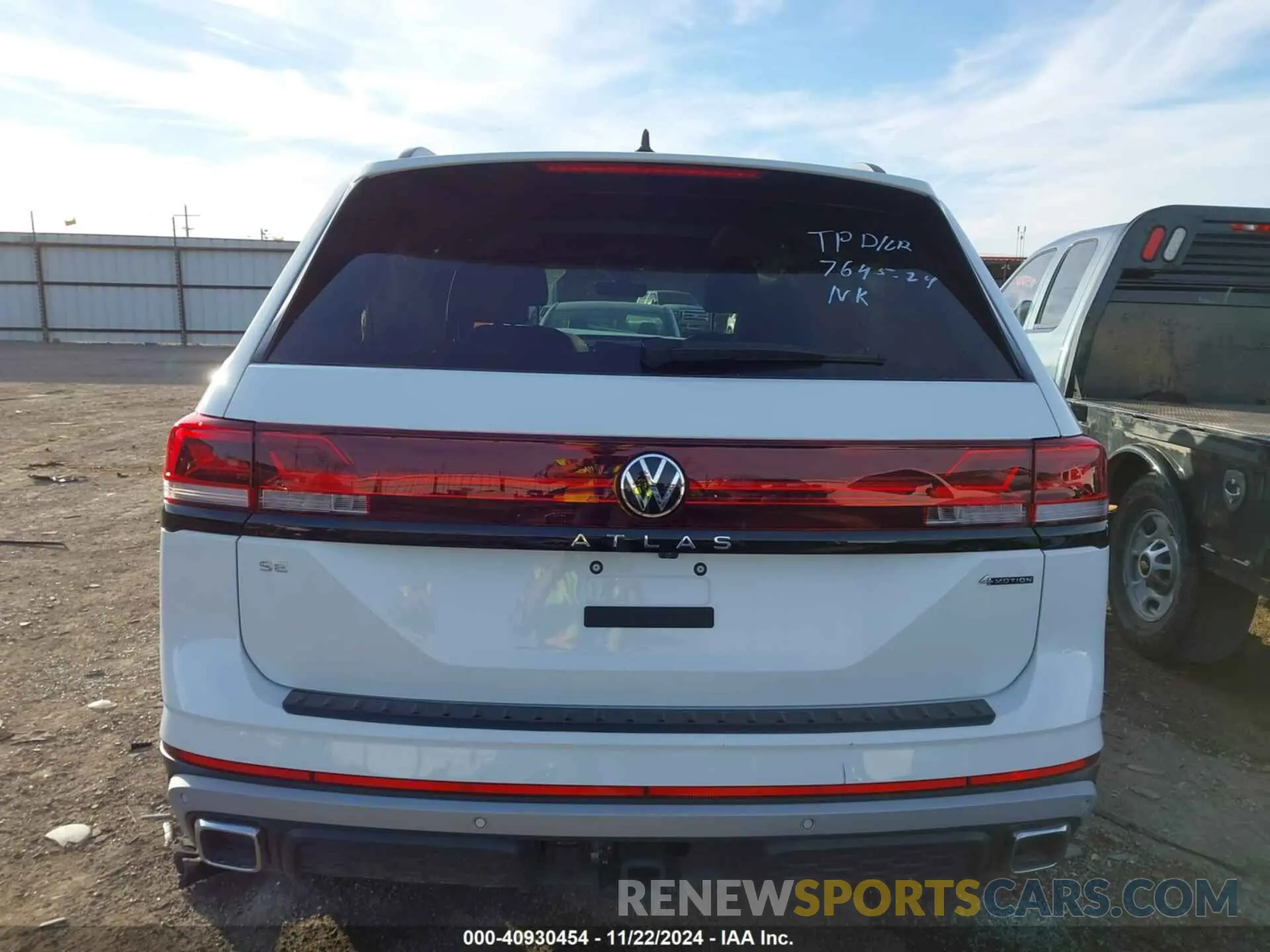 16 Photograph of a damaged car 1V2CR2CA0RC601261 VOLKSWAGEN ATLAS 2024