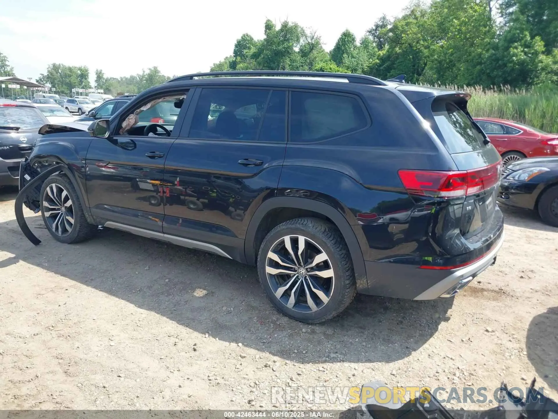 3 Фотография поврежденного автомобиля 1V2CR2CA4RC579670 VOLKSWAGEN ATLAS 2024