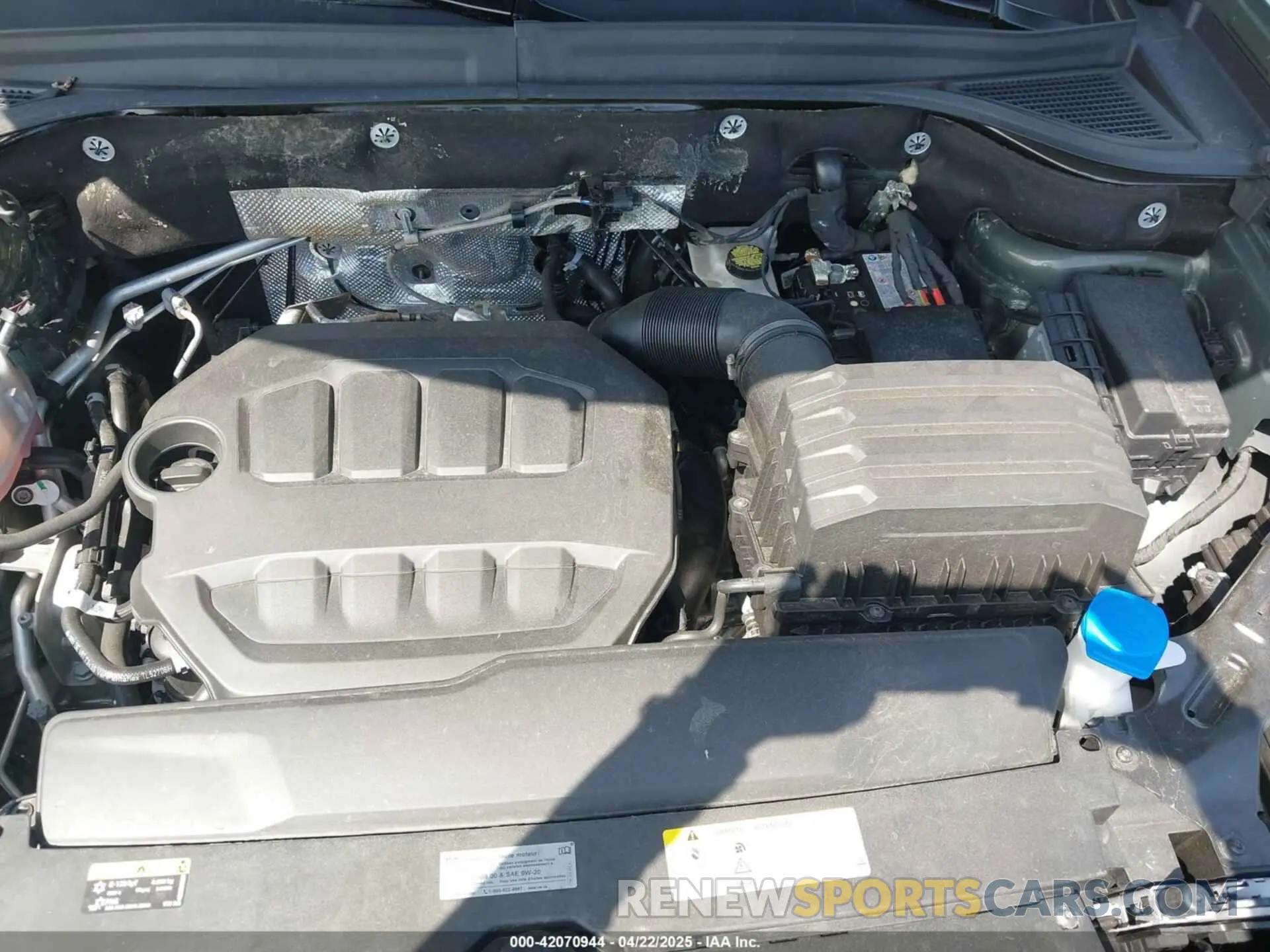10 Photograph of a damaged car 1V2CR2CA4RC594170 VOLKSWAGEN ATLAS 2024