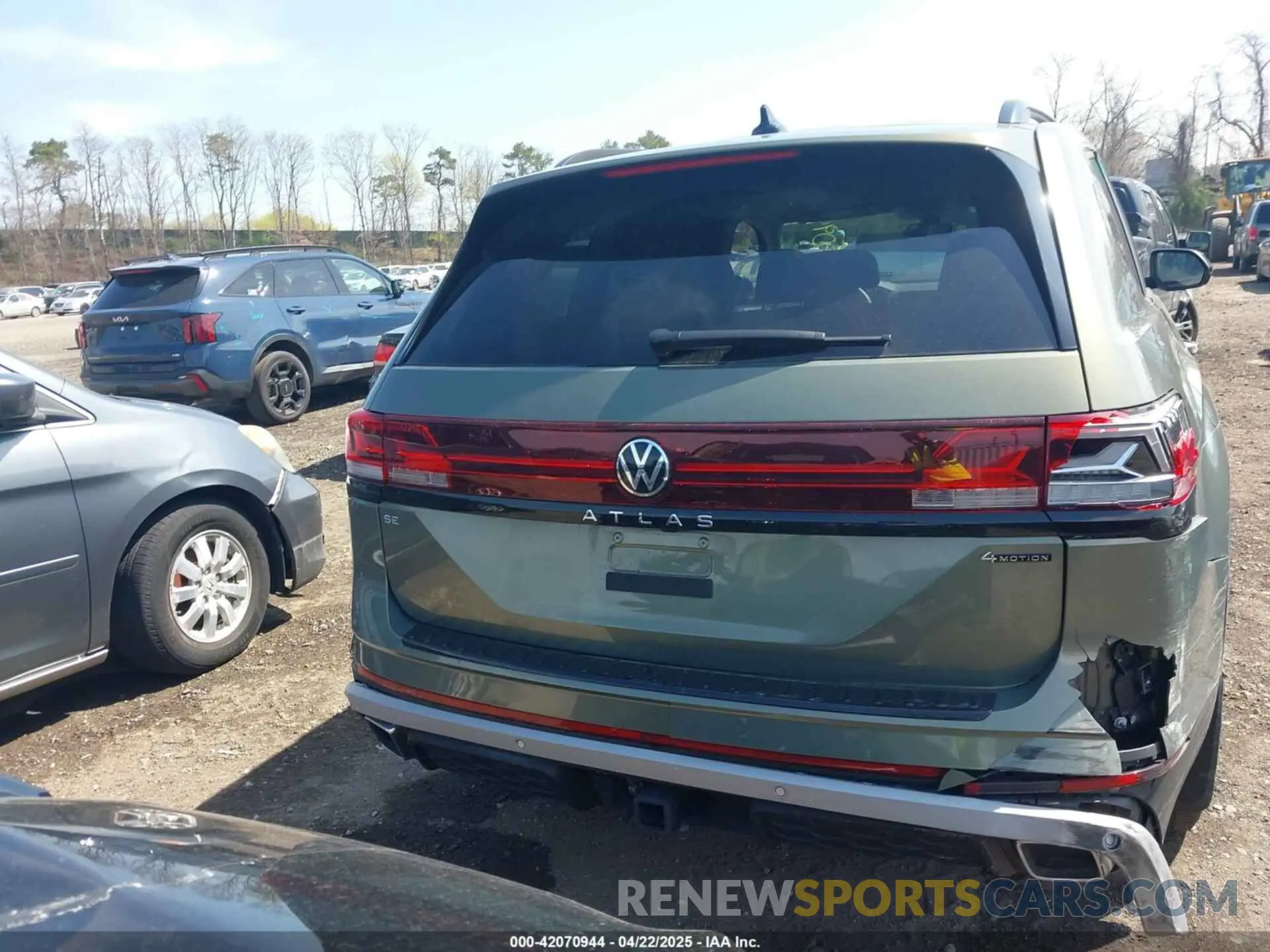 16 Photograph of a damaged car 1V2CR2CA4RC594170 VOLKSWAGEN ATLAS 2024