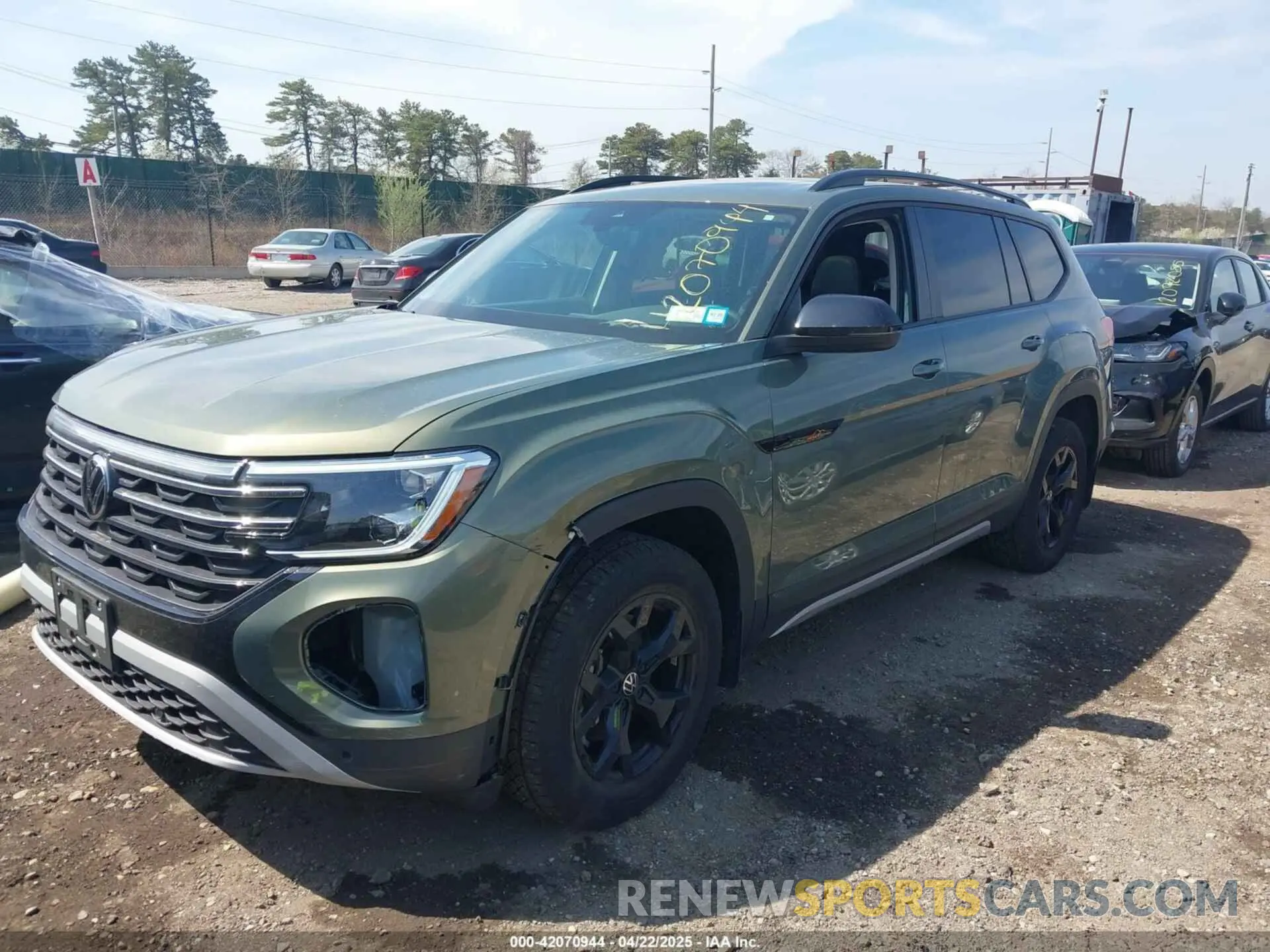 2 Photograph of a damaged car 1V2CR2CA4RC594170 VOLKSWAGEN ATLAS 2024