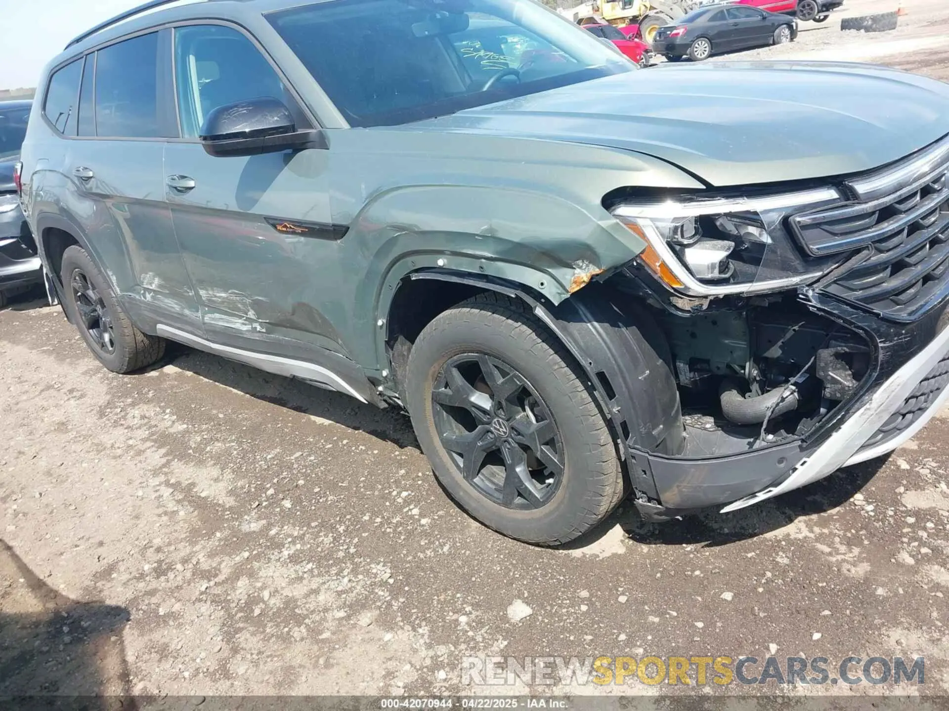 6 Photograph of a damaged car 1V2CR2CA4RC594170 VOLKSWAGEN ATLAS 2024
