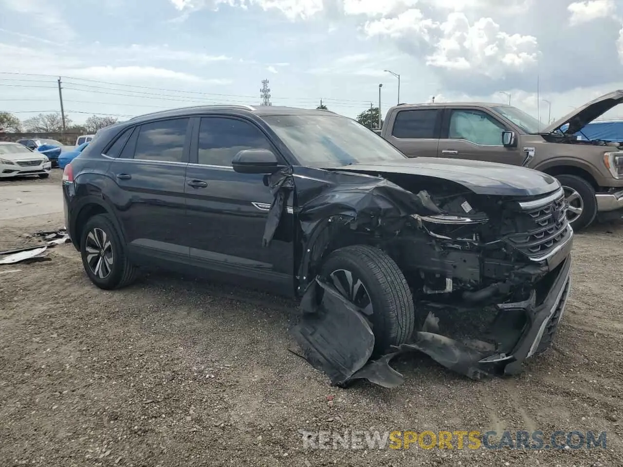 4 Photograph of a damaged car 1V2DE2CA8RC236764 VOLKSWAGEN ATLAS 2024