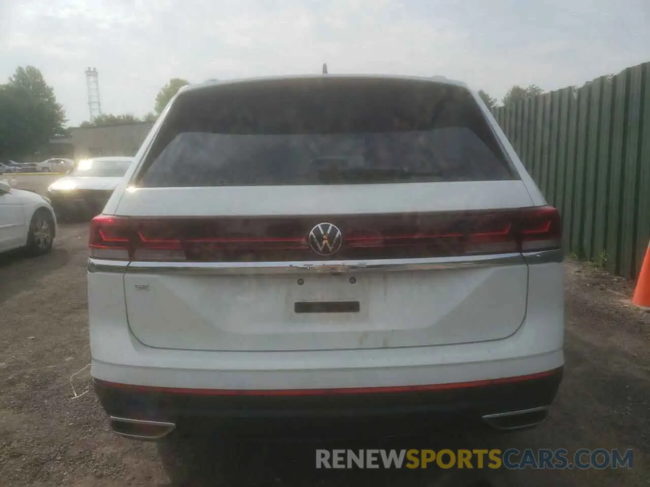 6 Photograph of a damaged car 1V2DR2CA0RC609512 VOLKSWAGEN ATLAS 2024
