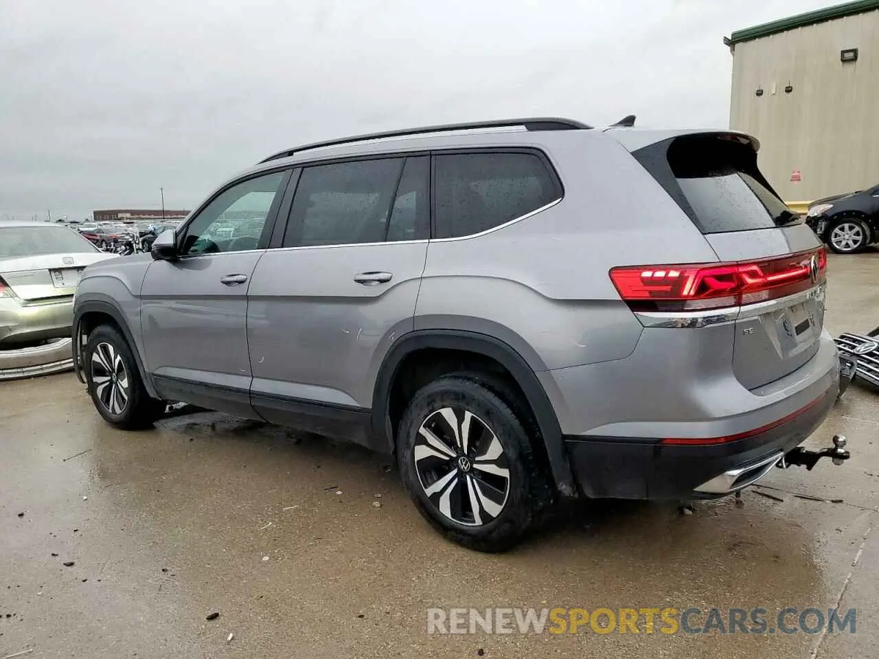 2 Photograph of a damaged car 1V2DR2CA1RC527966 VOLKSWAGEN ATLAS 2024