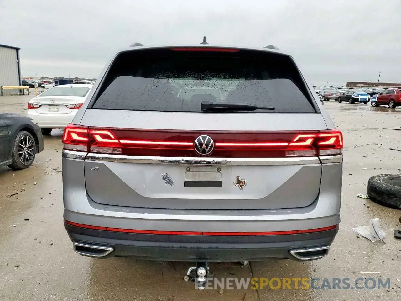 6 Photograph of a damaged car 1V2DR2CA1RC527966 VOLKSWAGEN ATLAS 2024