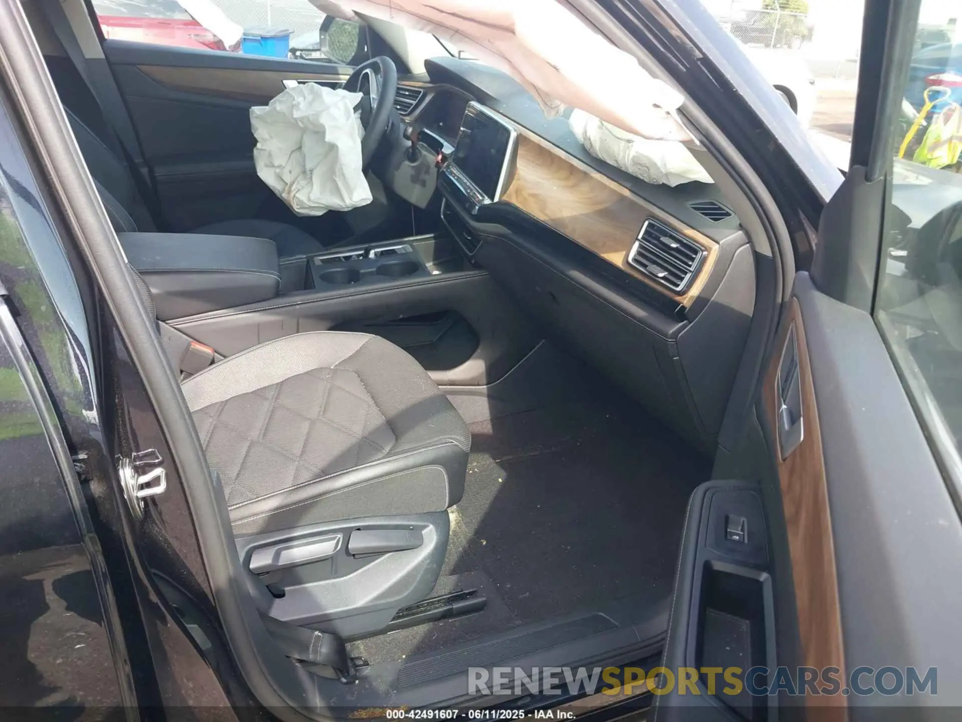 5 Фотография поврежденного автомобиля 1V2DR2CA1RC576374 VOLKSWAGEN ATLAS 2024