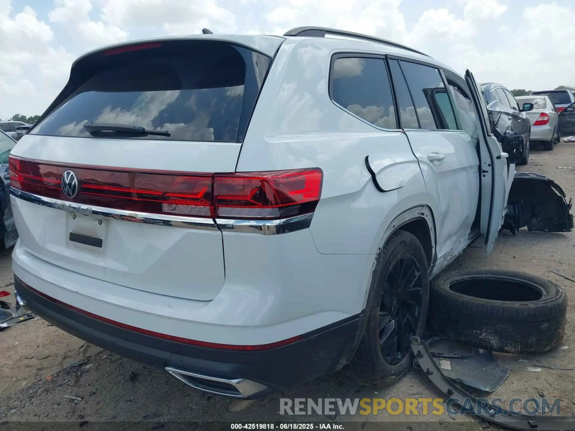 4 Фотография поврежденного автомобиля 1V2DR2CA6RC615007 VOLKSWAGEN ATLAS 2024