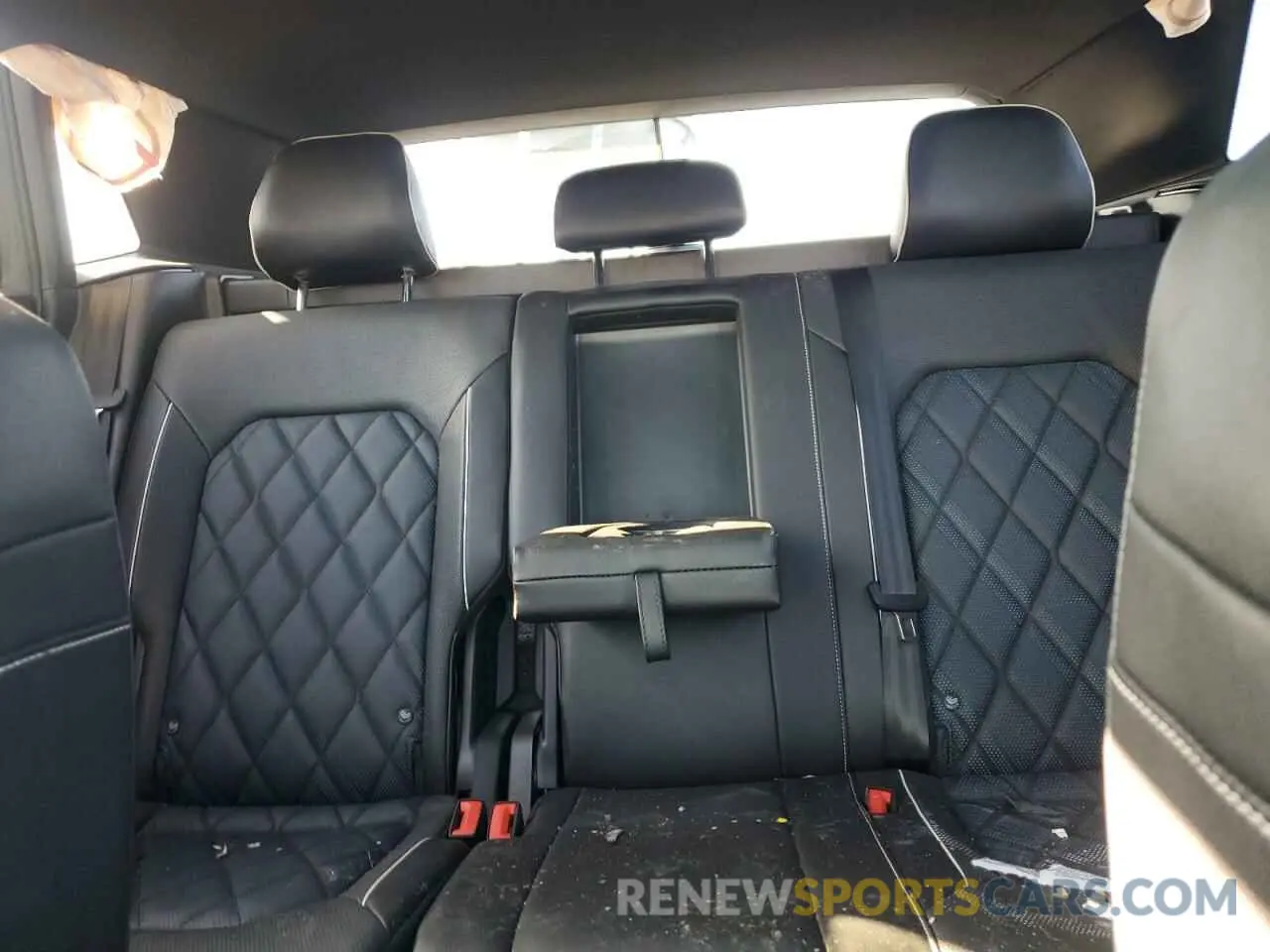 10 Photograph of a damaged car 1V2FE2CA4RC251030 VOLKSWAGEN ATLAS 2024