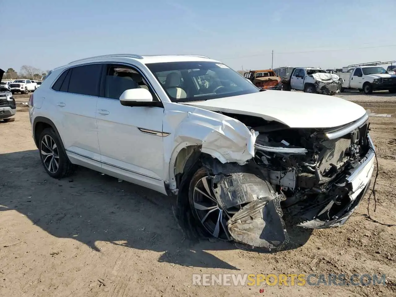 4 Photograph of a damaged car 1V2FE2CA7RC219611 VOLKSWAGEN ATLAS 2024