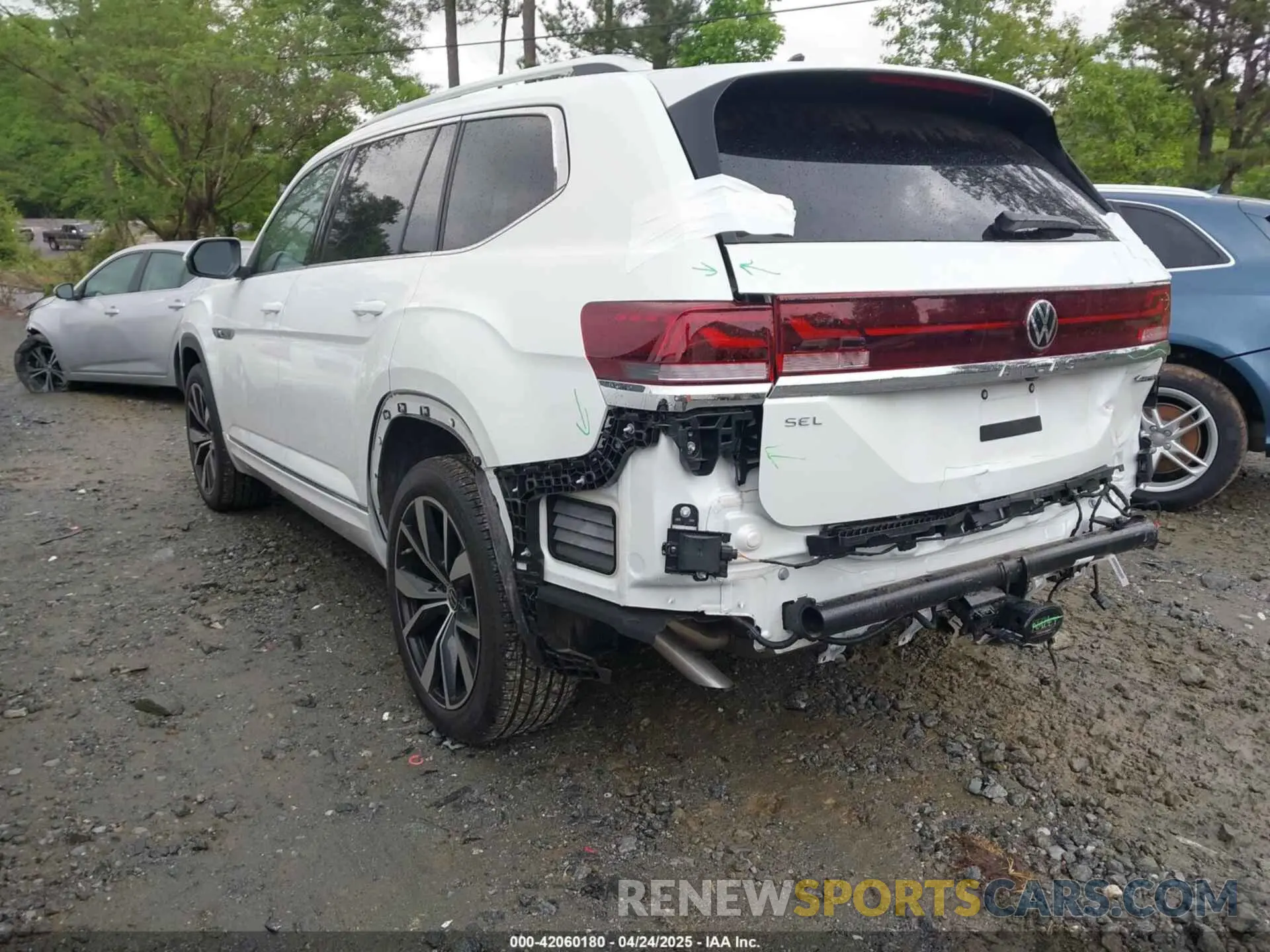 3 Фотография поврежденного автомобиля 1V2FR2CA0RC598455 VOLKSWAGEN ATLAS 2024