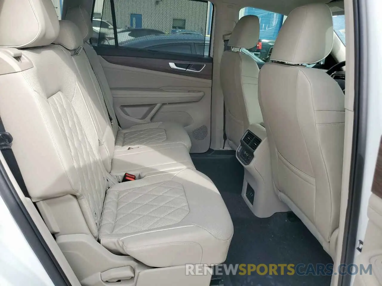 10 Photograph of a damaged car 1V2FR2CA3RC574070 VOLKSWAGEN ATLAS 2024