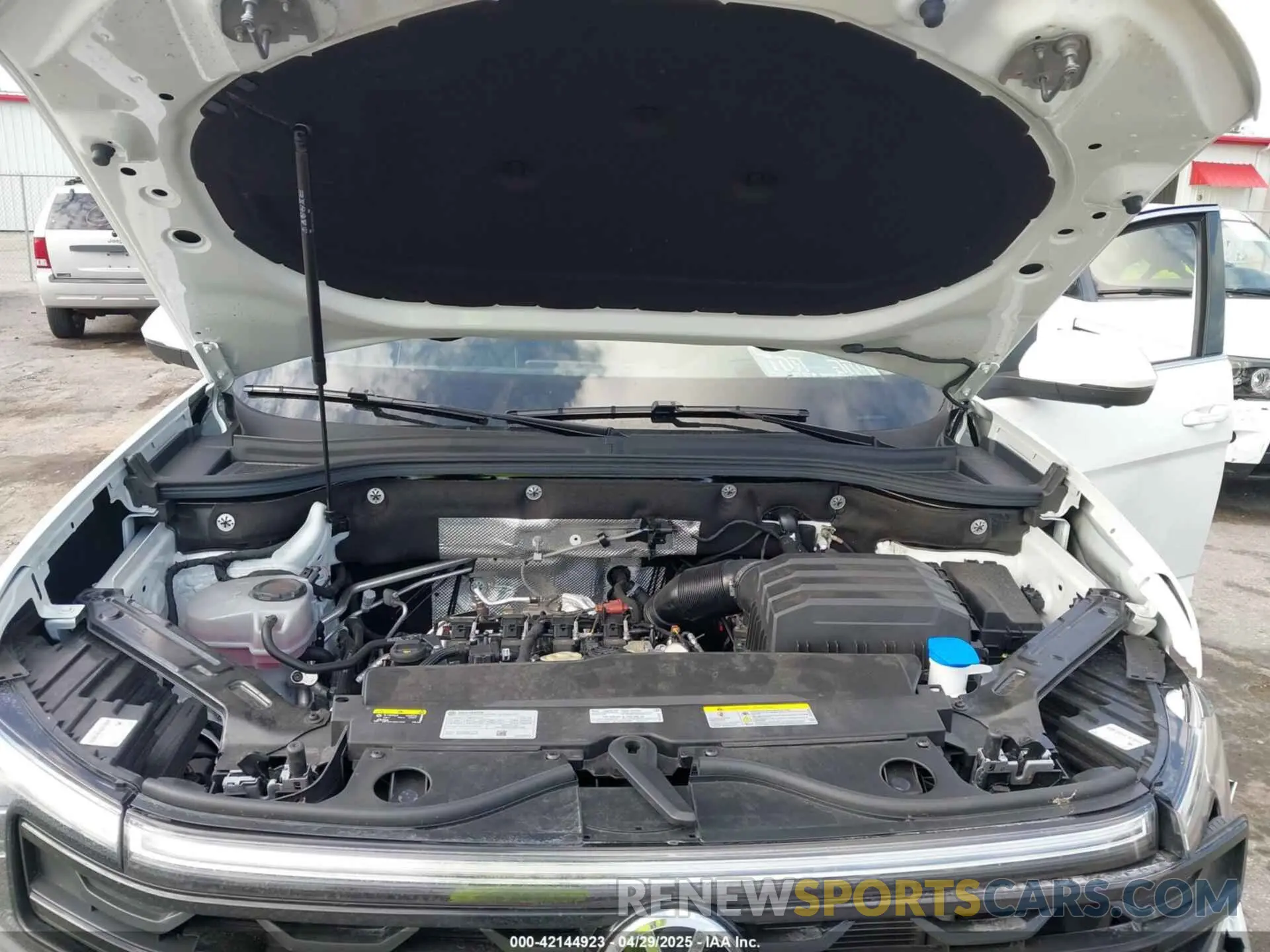10 Photograph of a damaged car 1V2FR2CA4RC573042 VOLKSWAGEN ATLAS 2024