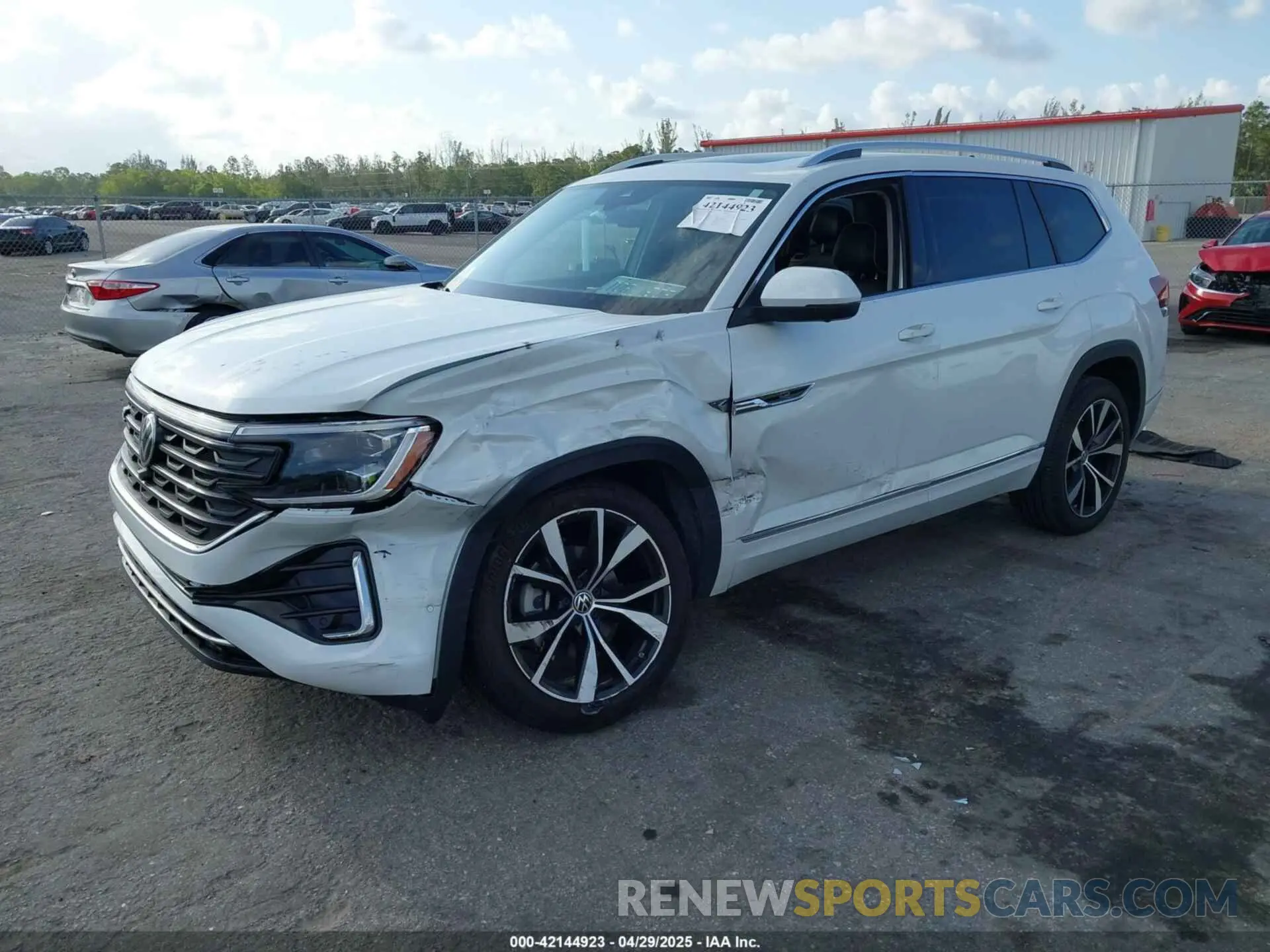 2 Photograph of a damaged car 1V2FR2CA4RC573042 VOLKSWAGEN ATLAS 2024