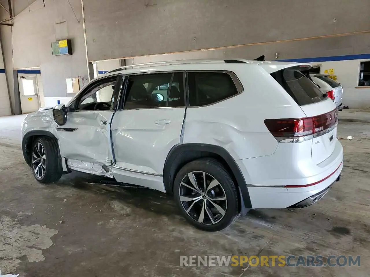 2 Фотография поврежденного автомобиля 1V2FR2CA5RC560610 VOLKSWAGEN ATLAS 2024