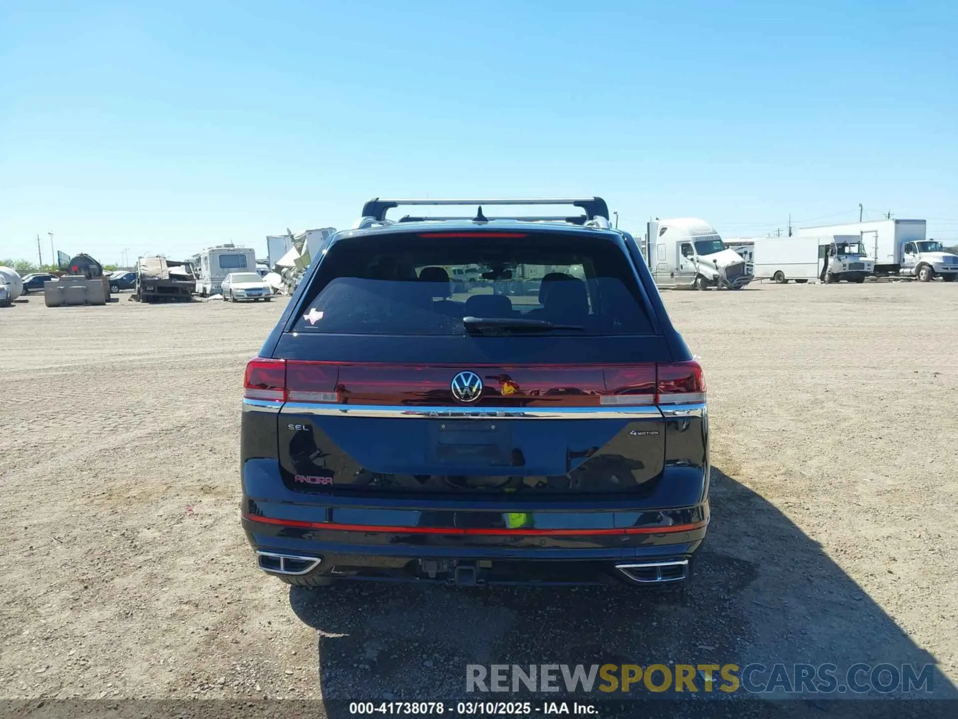 17 Photograph of a damaged car 1V2FR2CA6RC522304 VOLKSWAGEN ATLAS 2024