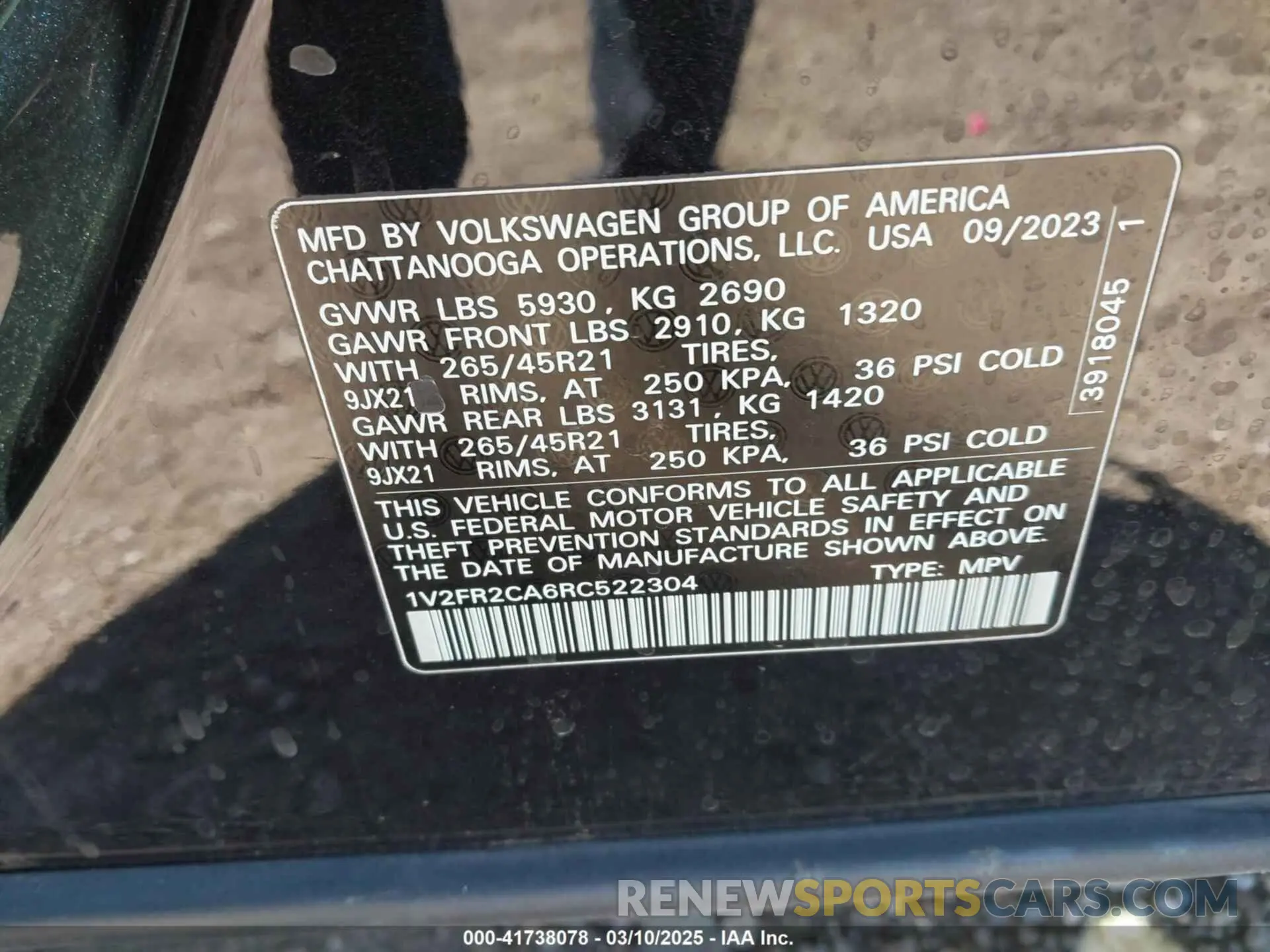 9 Photograph of a damaged car 1V2FR2CA6RC522304 VOLKSWAGEN ATLAS 2024