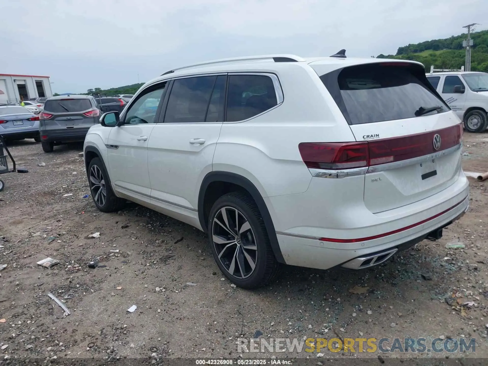 3 Photograph of a damaged car 1V2FR2CA7RC598307 VOLKSWAGEN ATLAS 2024