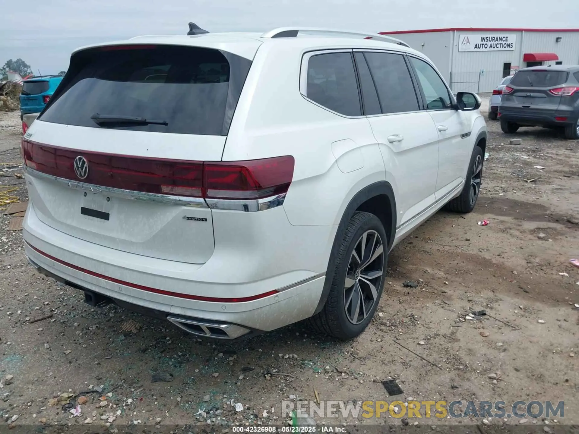 4 Photograph of a damaged car 1V2FR2CA7RC598307 VOLKSWAGEN ATLAS 2024