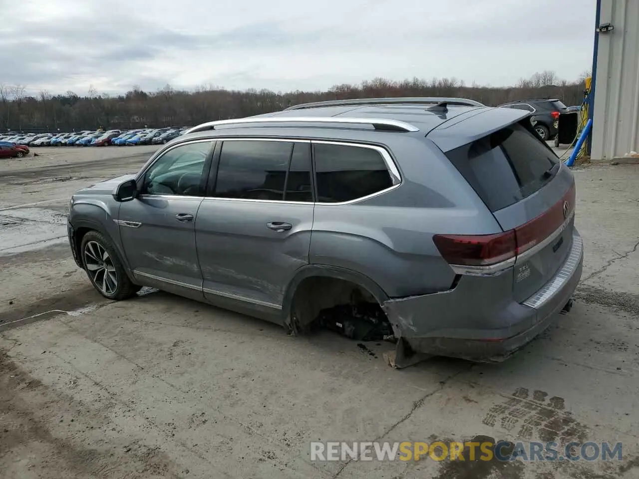 2 Photograph of a damaged car 1V2FR2CAXRC537792 VOLKSWAGEN ATLAS 2024