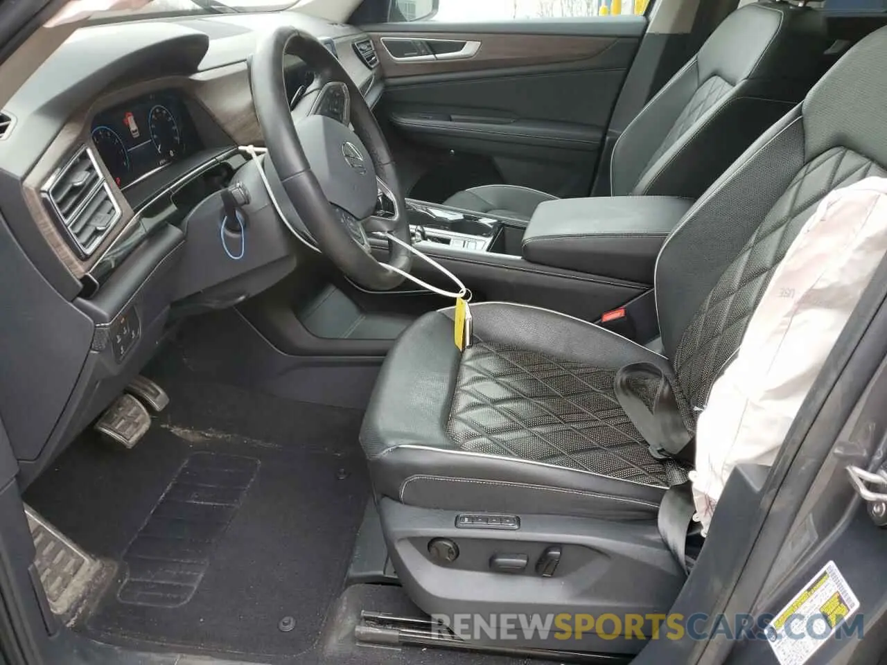 7 Photograph of a damaged car 1V2FR2CAXRC537792 VOLKSWAGEN ATLAS 2024