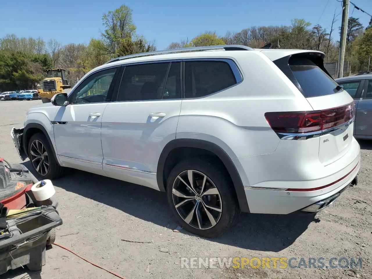 2 Photograph of a damaged car 1V2FR2CAXRC586488 VOLKSWAGEN ATLAS 2024