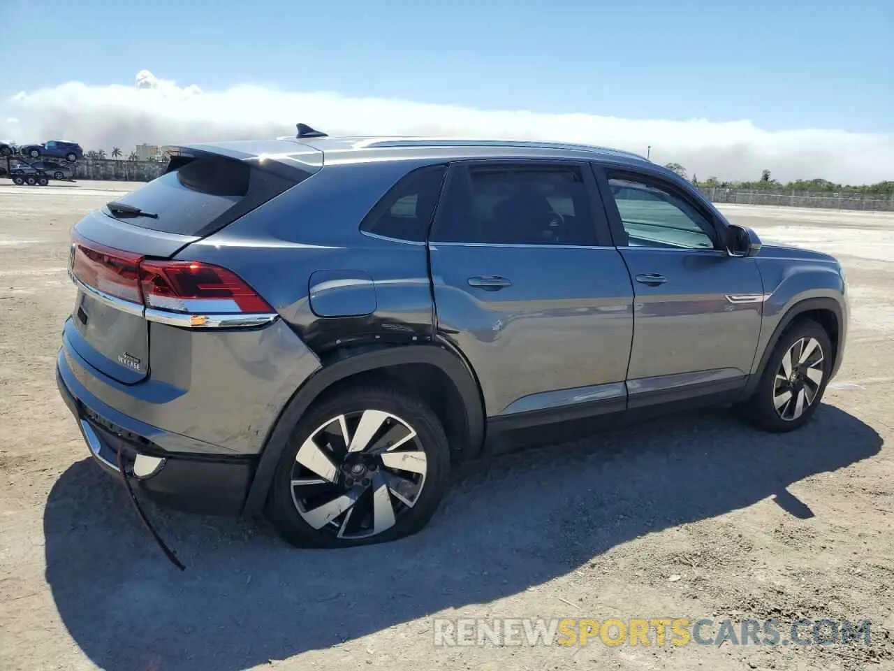3 Photograph of a damaged car 1V2HE2CA2RC245574 VOLKSWAGEN ATLAS 2024