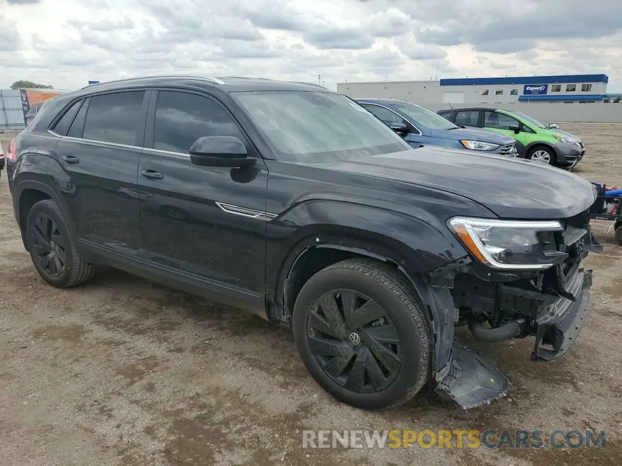 4 Photograph of a damaged car 1V2HE2CA9RC248407 VOLKSWAGEN ATLAS 2024