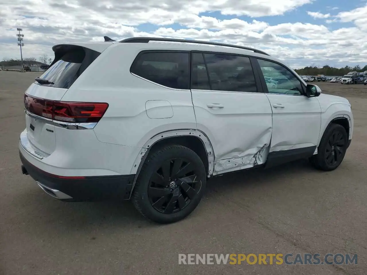 3 Photograph of a damaged car 1V2HR2CA0RC607843 VOLKSWAGEN ATLAS 2024