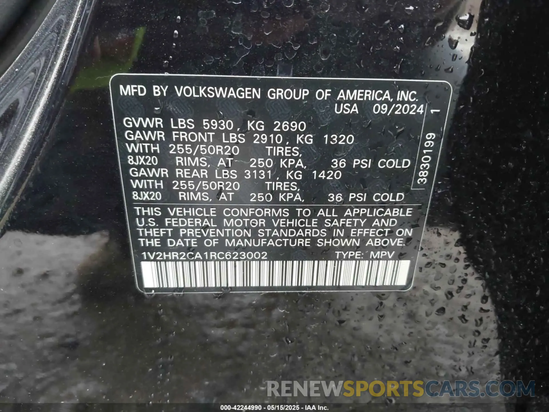 9 Photograph of a damaged car 1V2HR2CA1RC623002 VOLKSWAGEN ATLAS 2024