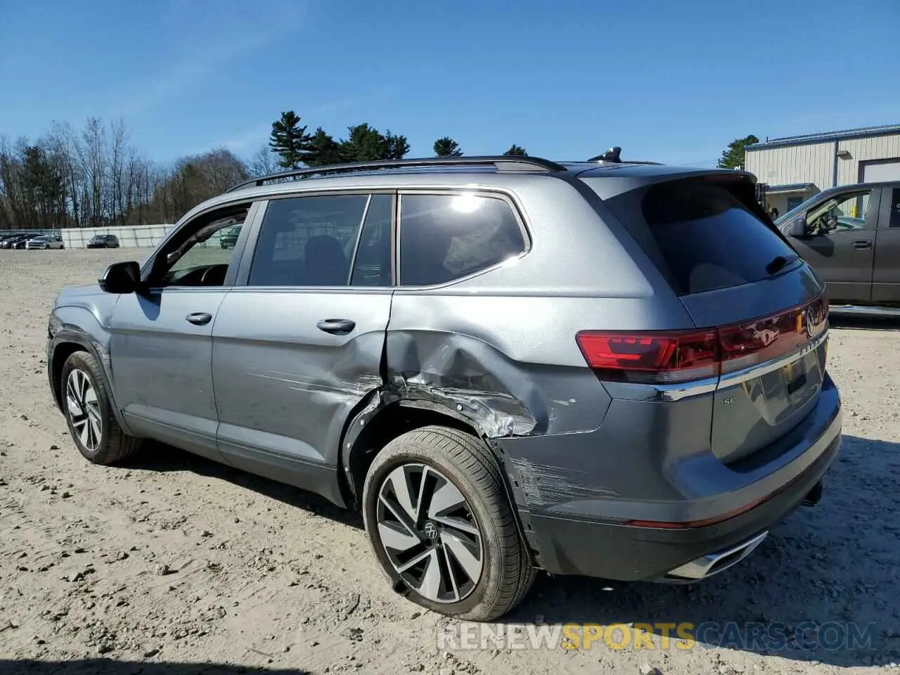 2 Photograph of a damaged car 1V2HR2CA2RC536368 VOLKSWAGEN ATLAS 2024